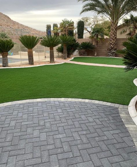Discover how you can transform your garden into a dream oasis: Professional landscaping tips 1 dogs and artificial turf